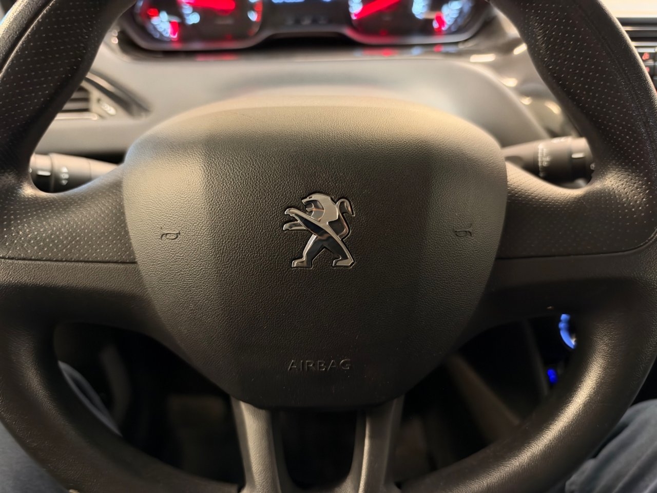 Peugeot 208 5-dörrar 1.0 VTi 2014, bild 6/6