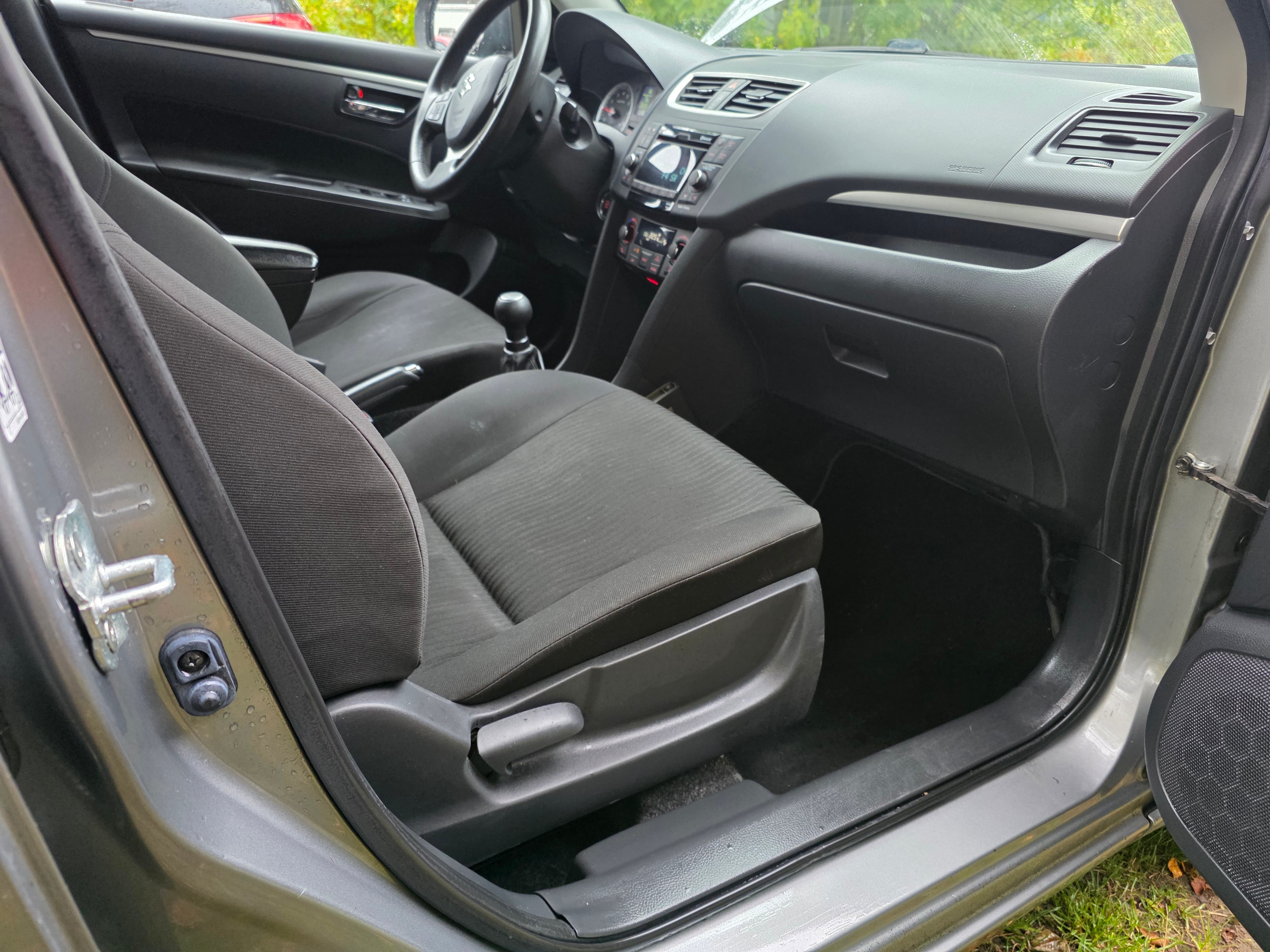 Suzuki Swift 2011, bild 5/7