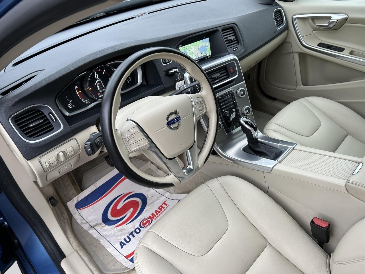 Volvo V60 D4 Summum Automat 2017, photo 5/10
