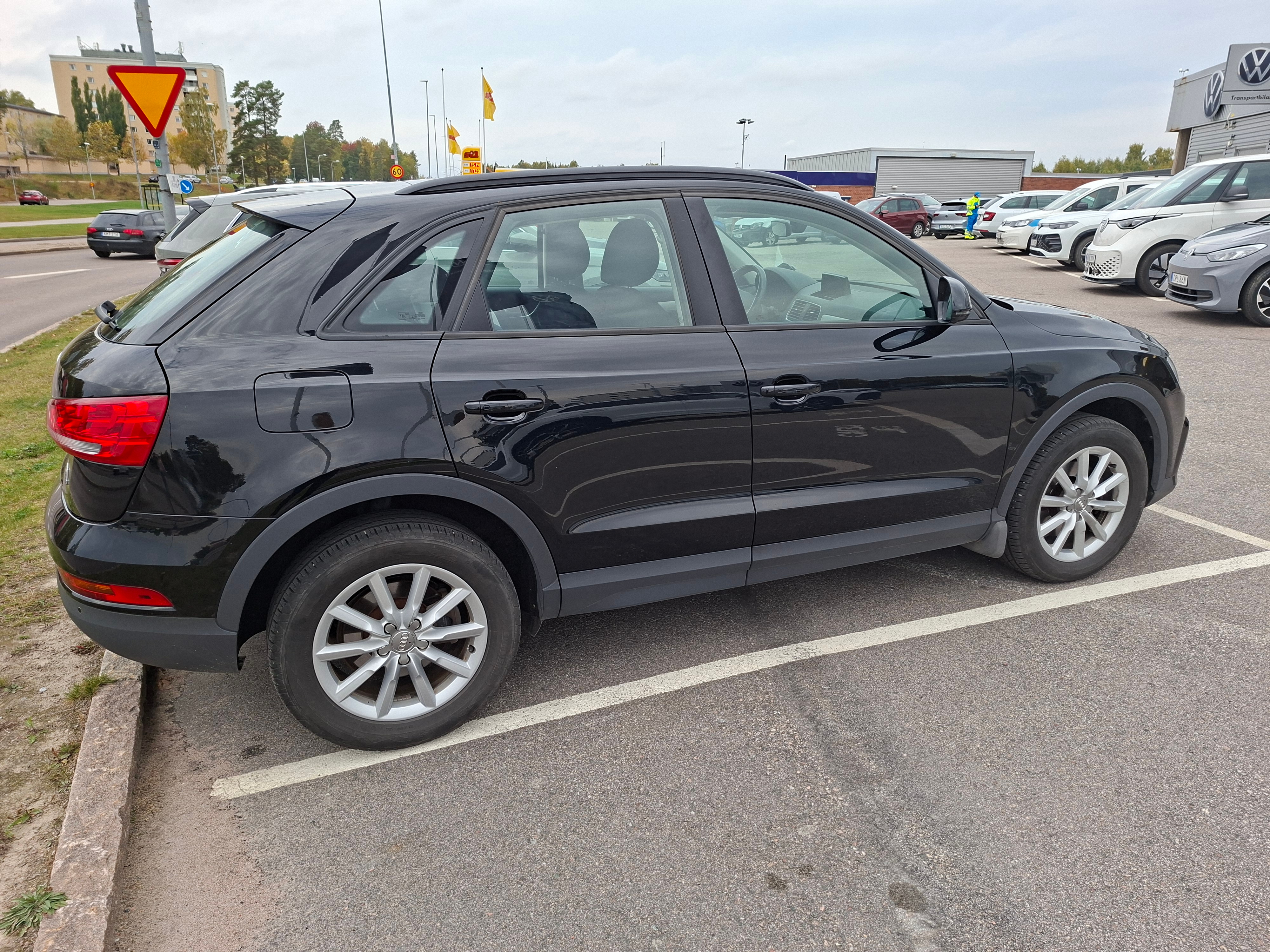 Audi Q3 2.0 TDI quattro S Tronic 2018, bild 2/5