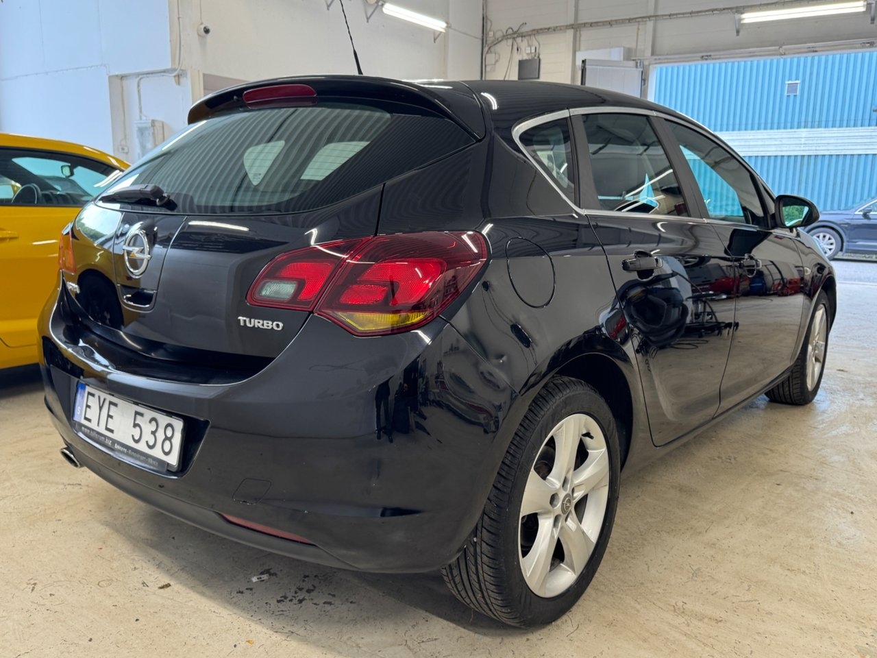 Opel Astra 2010, bild 6/10