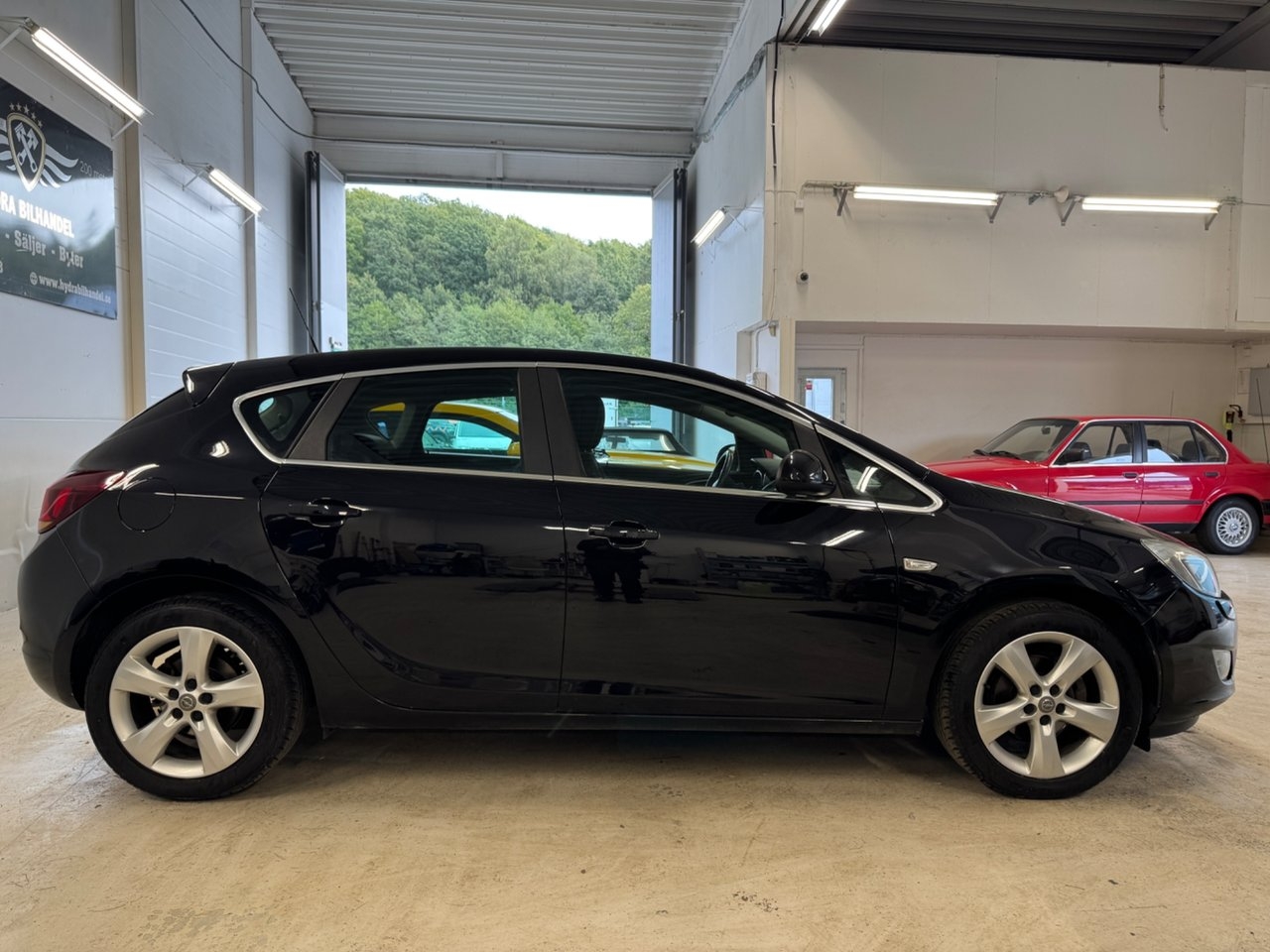 Opel Astra 2010, bild 7/10