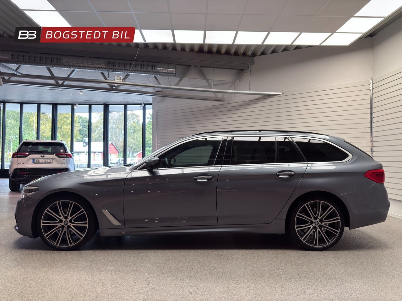 BMW 530 d xDrive Touring M Sport 2018, bild 4/10