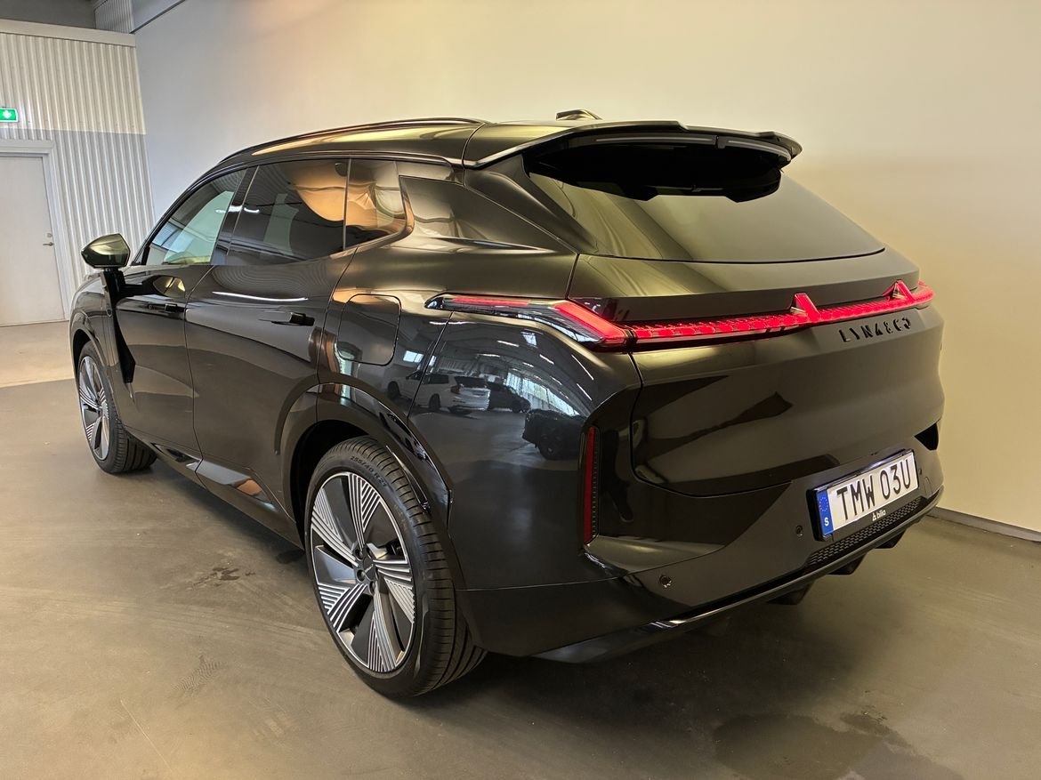 Lynk & Co 08 More PHEV 2025, bild 6/10