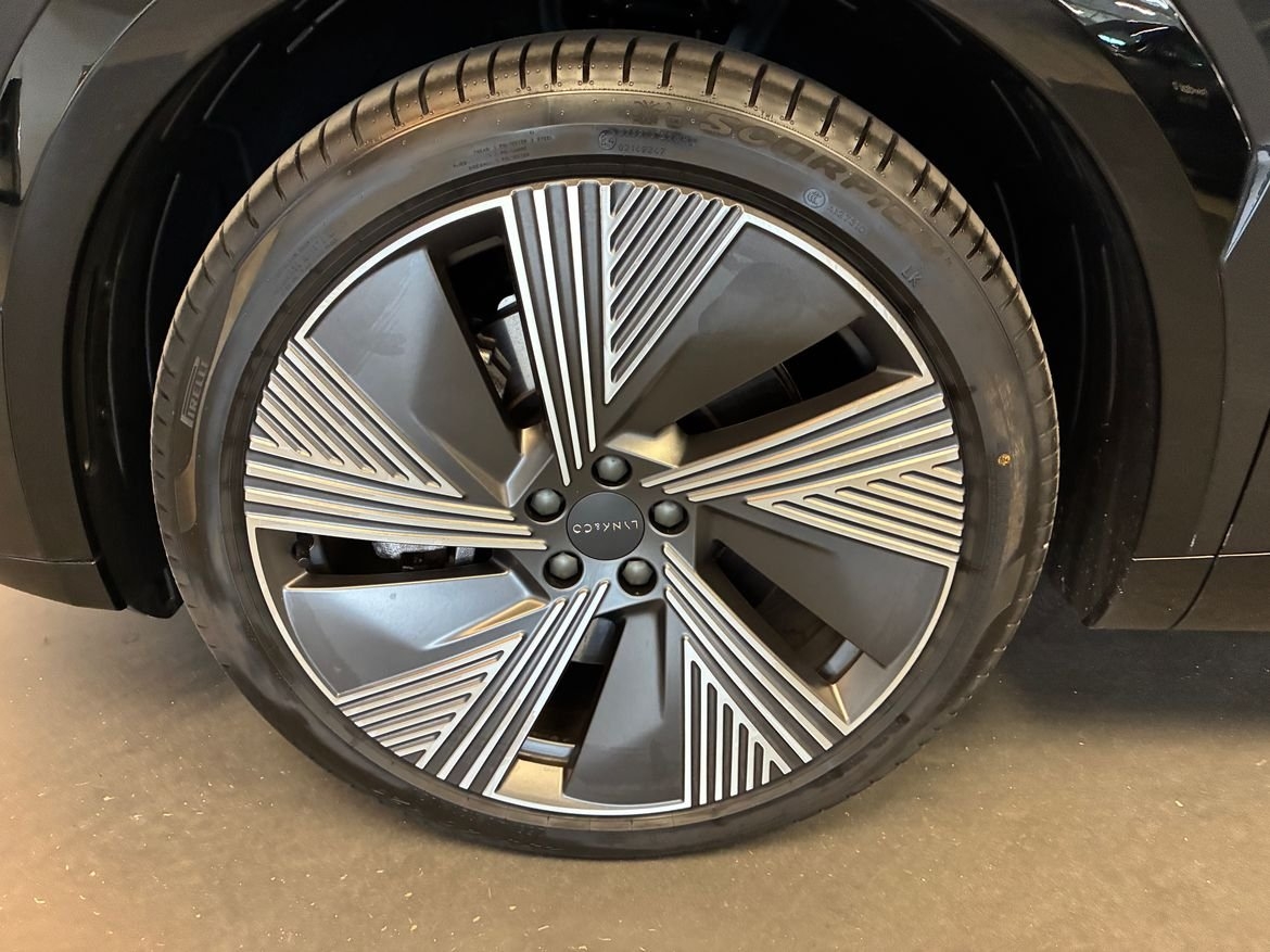 Lynk & Co 08 More PHEV 2025, bild 5/10