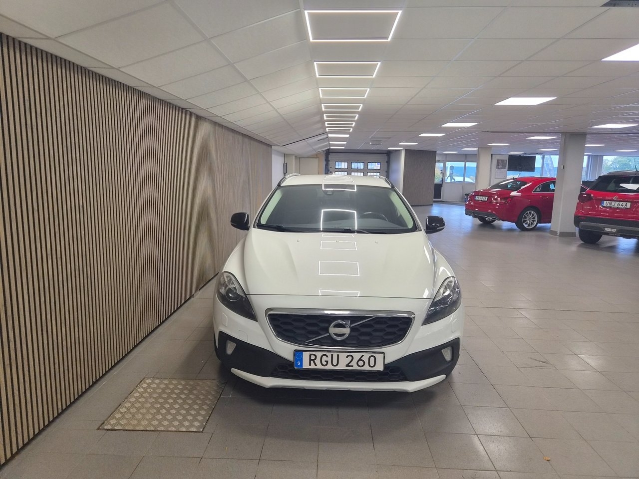 Volvo V40 Cross Country 2014, kuva 2/10