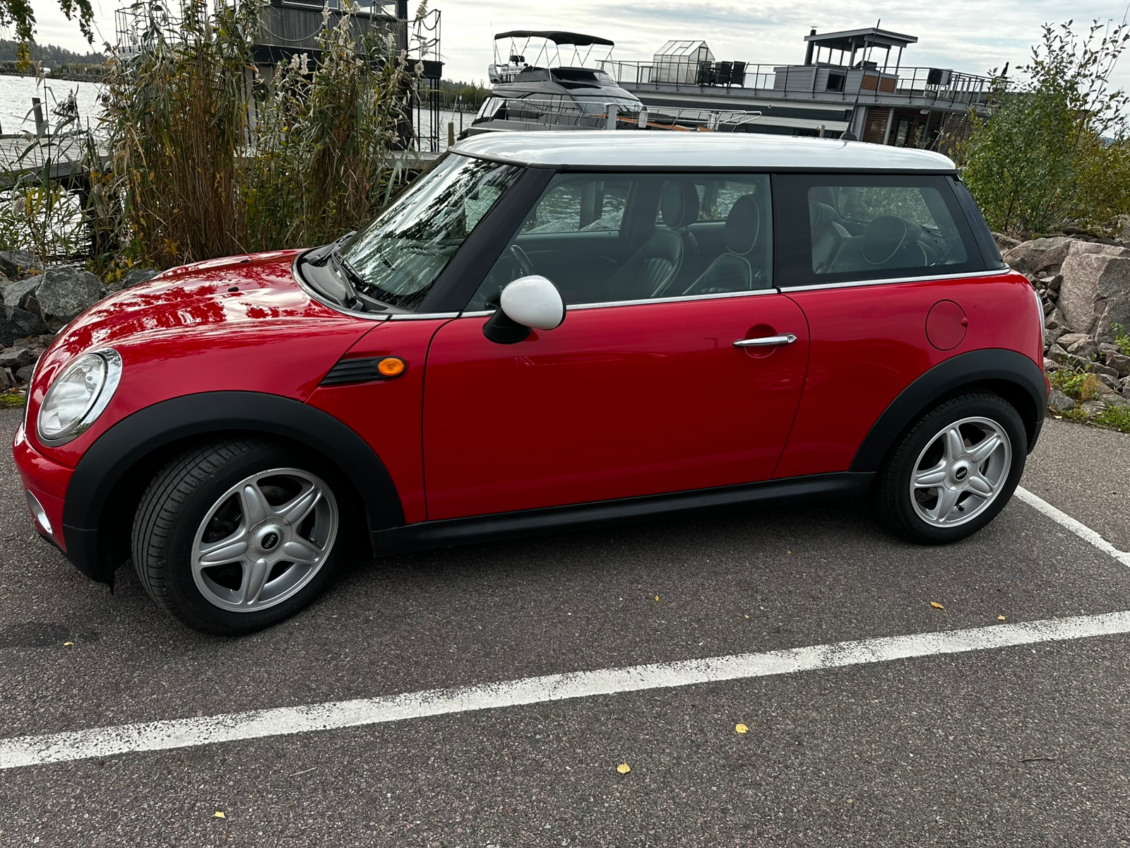 MINI Cooper D Manuell R56 2009, photo 4/10
