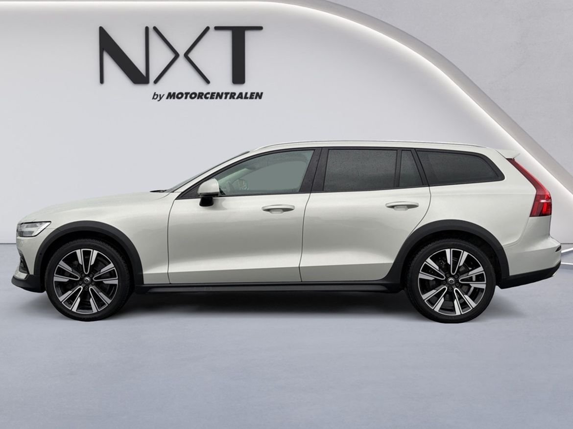 Volvo V60 Cross Country 2019, bild 2/10