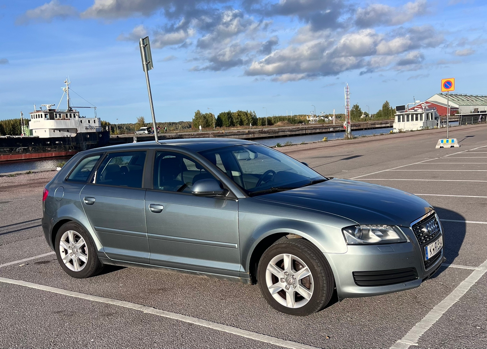 Audi A3 Sportback 2.0 TDI Manuell 2010, bild 2/6