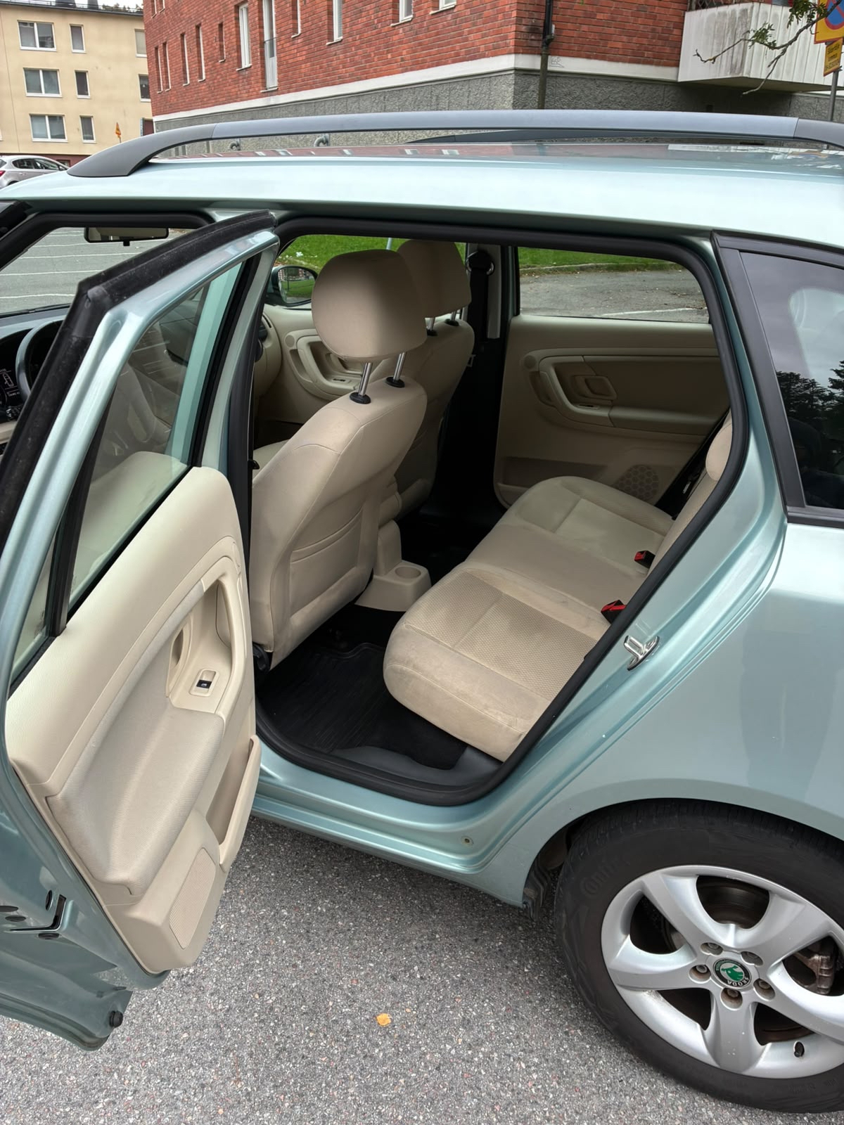 Skoda Fabia Kombi 1.2 TSI Manuell 2012, bild 5/6