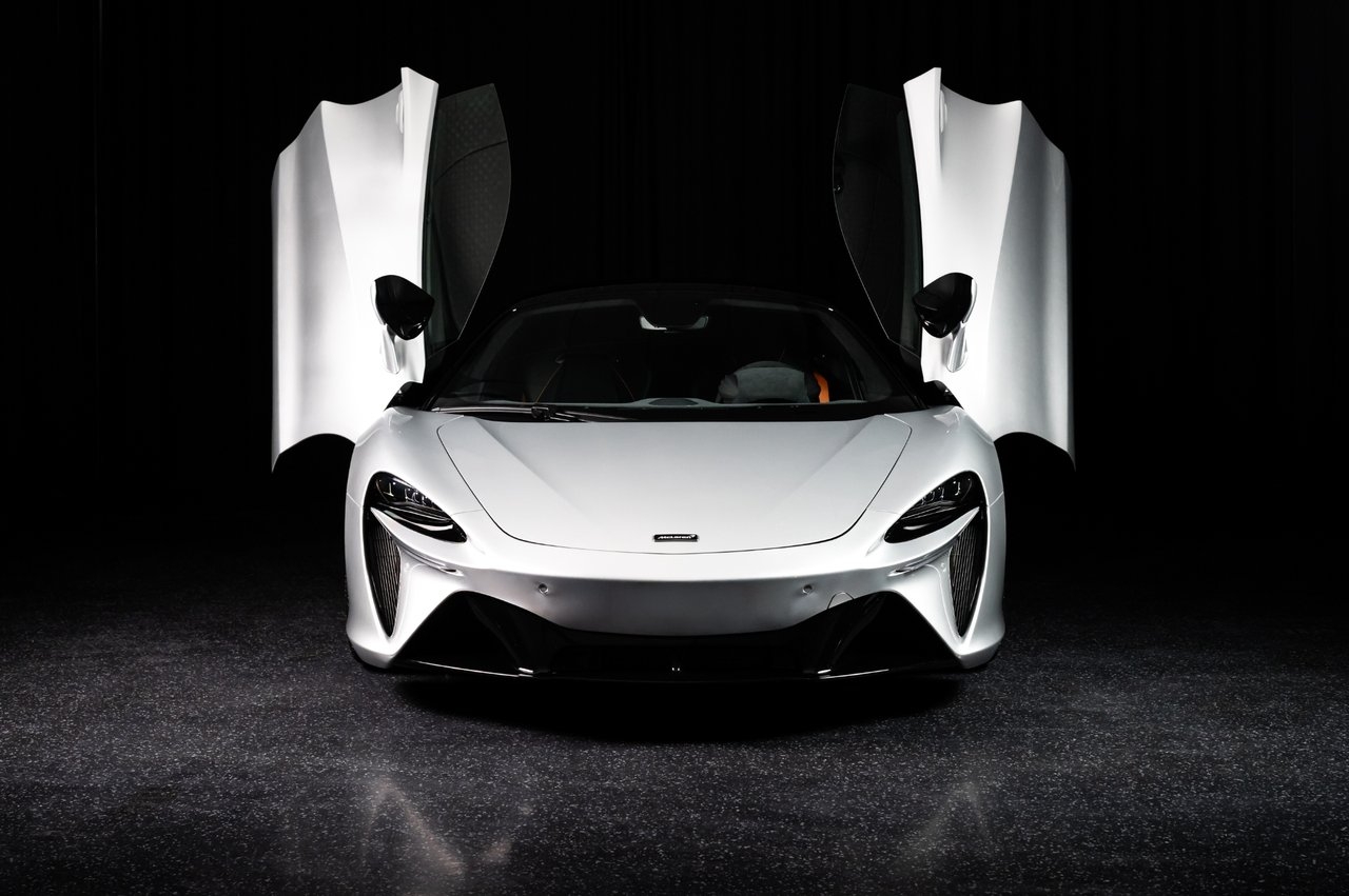 McLaren Artura Coupé MY24 2024, photo 6/10