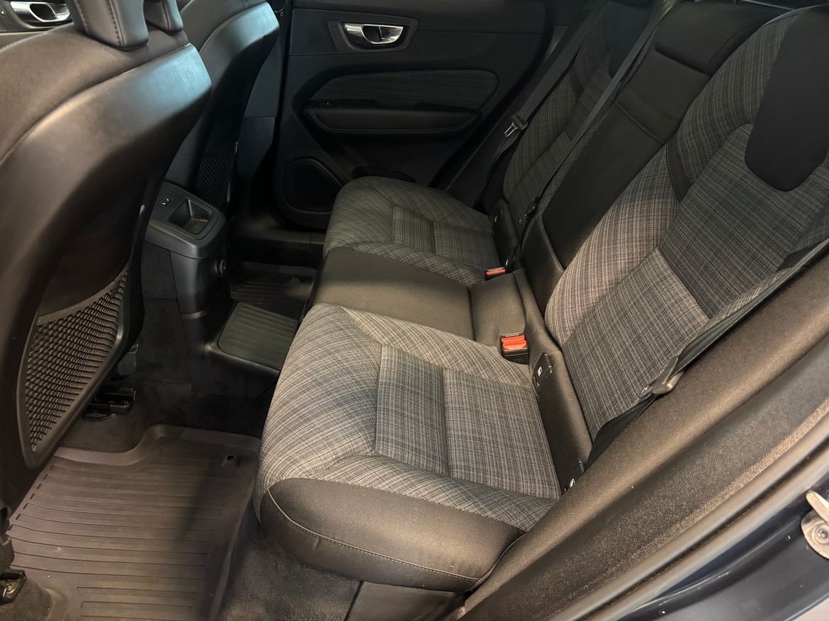 Volvo XC60 T6 Core Special Edition 2025, bild 6/10