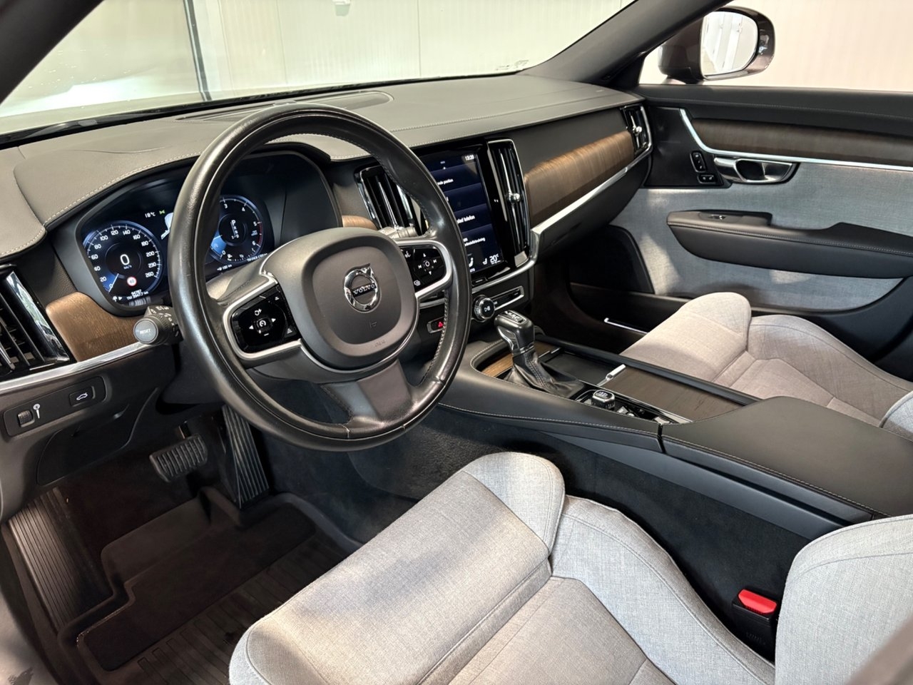 Volvo V90 Cross Country 2021, photo 7/10