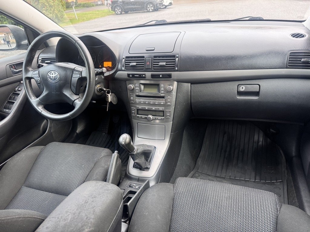 Toyota Avensis Kombi 1.8 VVT-i Euro 4 2008, bild 5/5