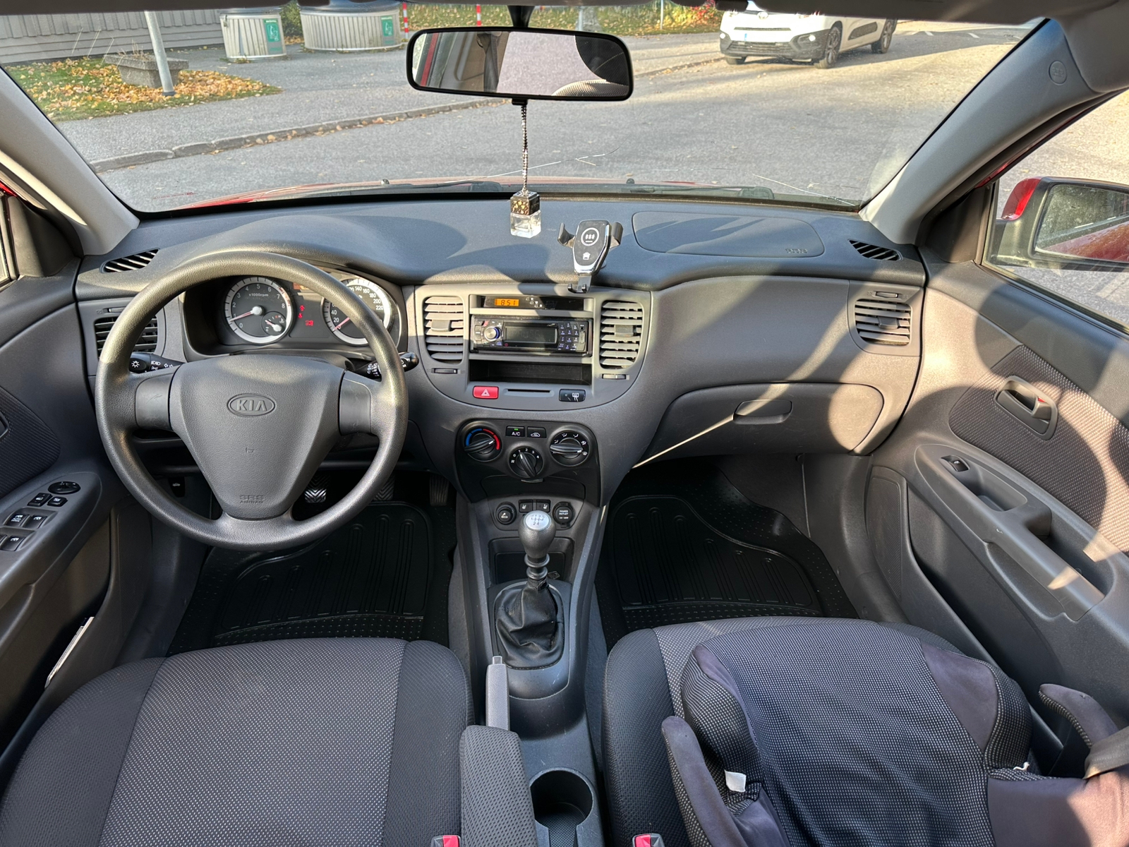 Kia Rio 1.4 Manuell 2006, bild 5/9