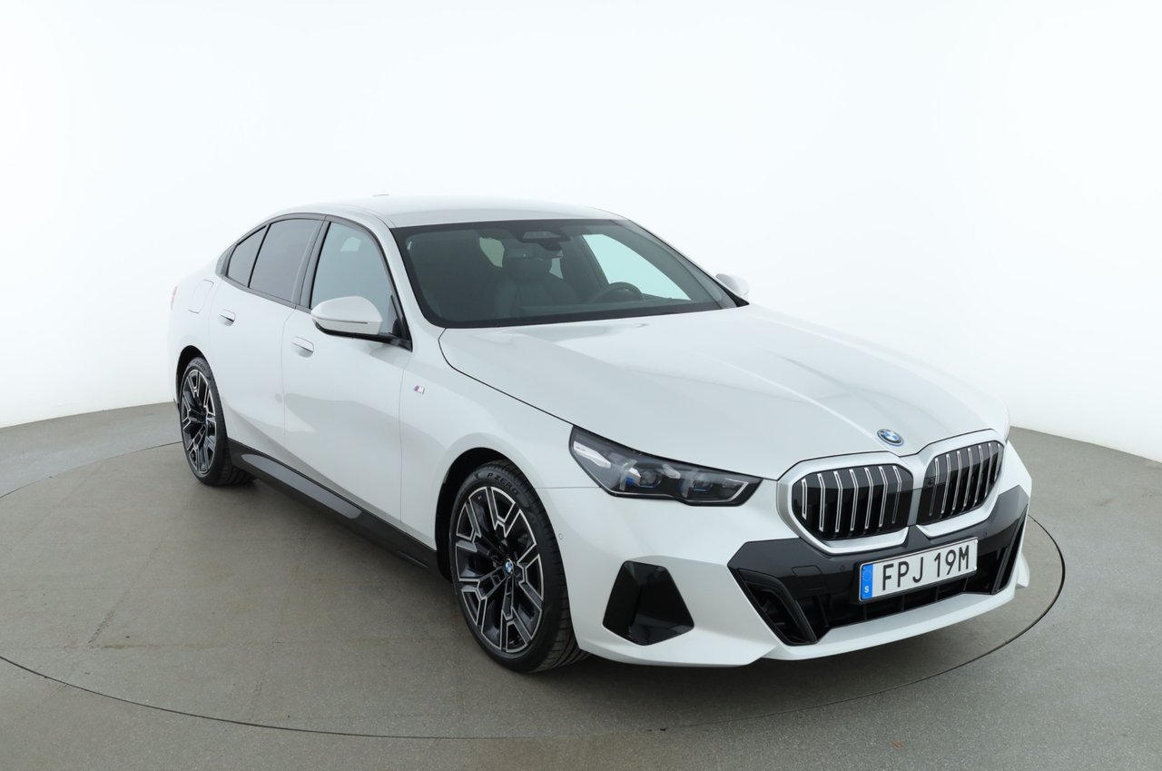BMW 530 e xDrive M Sport / B&W 2025, bild 7/10