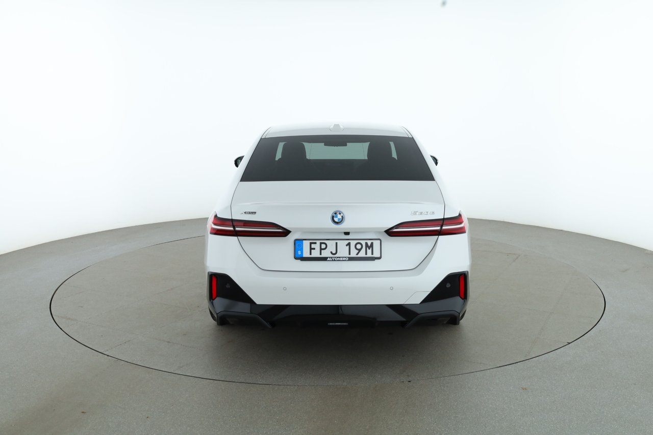 BMW 530 e xDrive M Sport / B&W 2025, bild 4/10