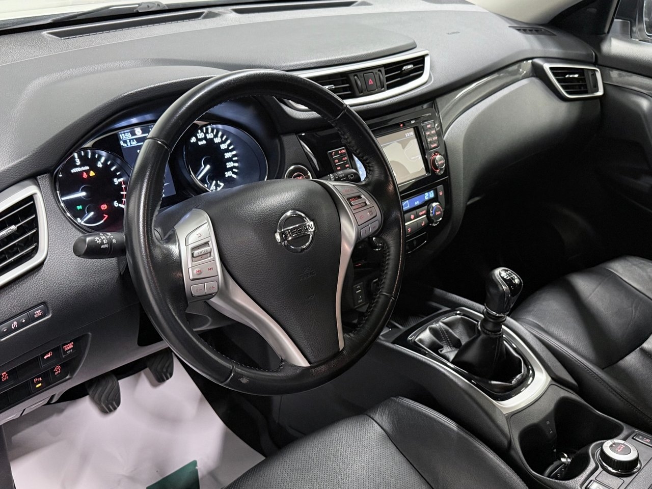 Nissan X-Trail 2016, bild 6/10