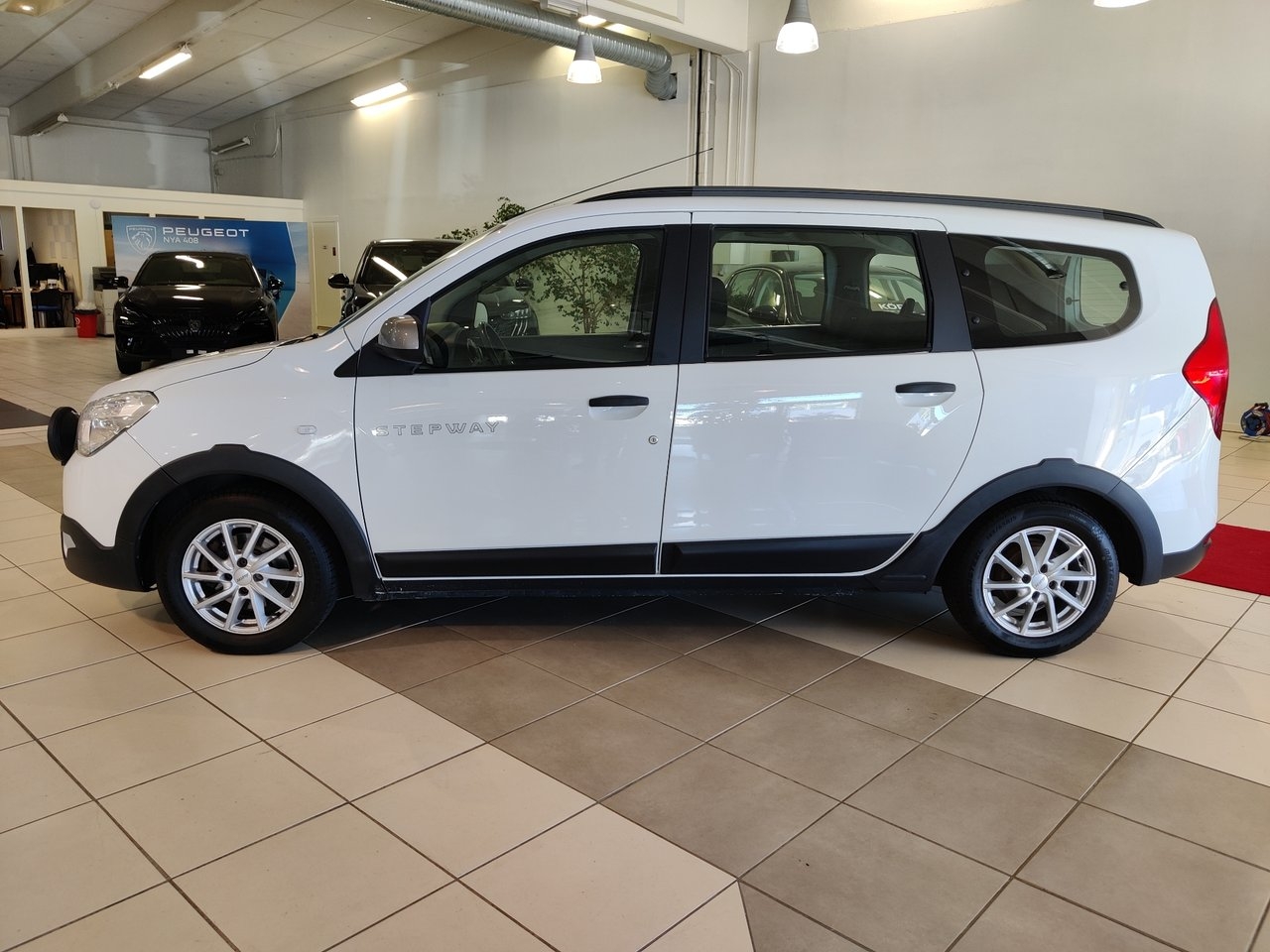 Dacia Lodgy Stepway 1.5 dCi Euro 6 2017, bild 2/8