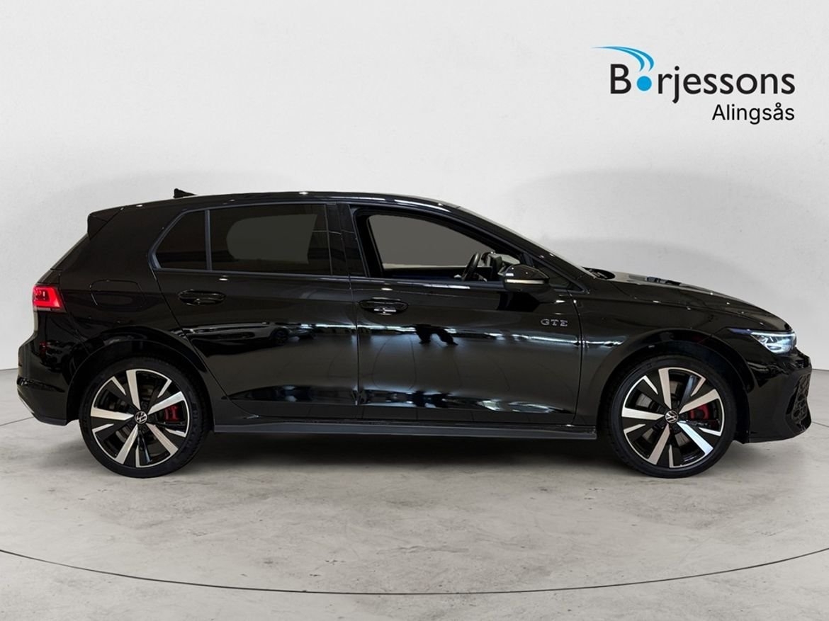 Volkswagen Golf 2024, photo 2/10