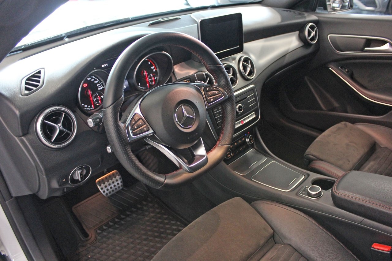Mercedes-Benz CLA 2017, kuva 2/10