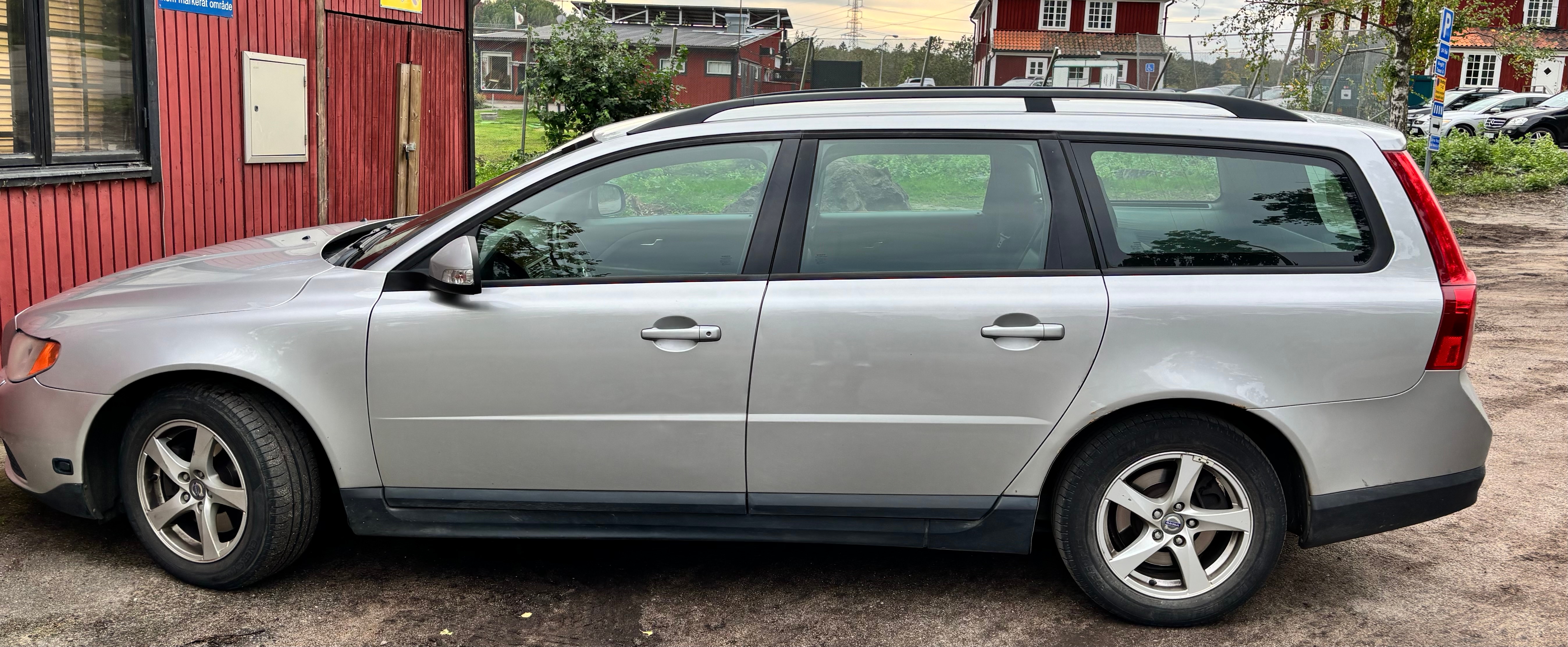 Volvo V70 2.0F Powershift 2010, bild 2/3