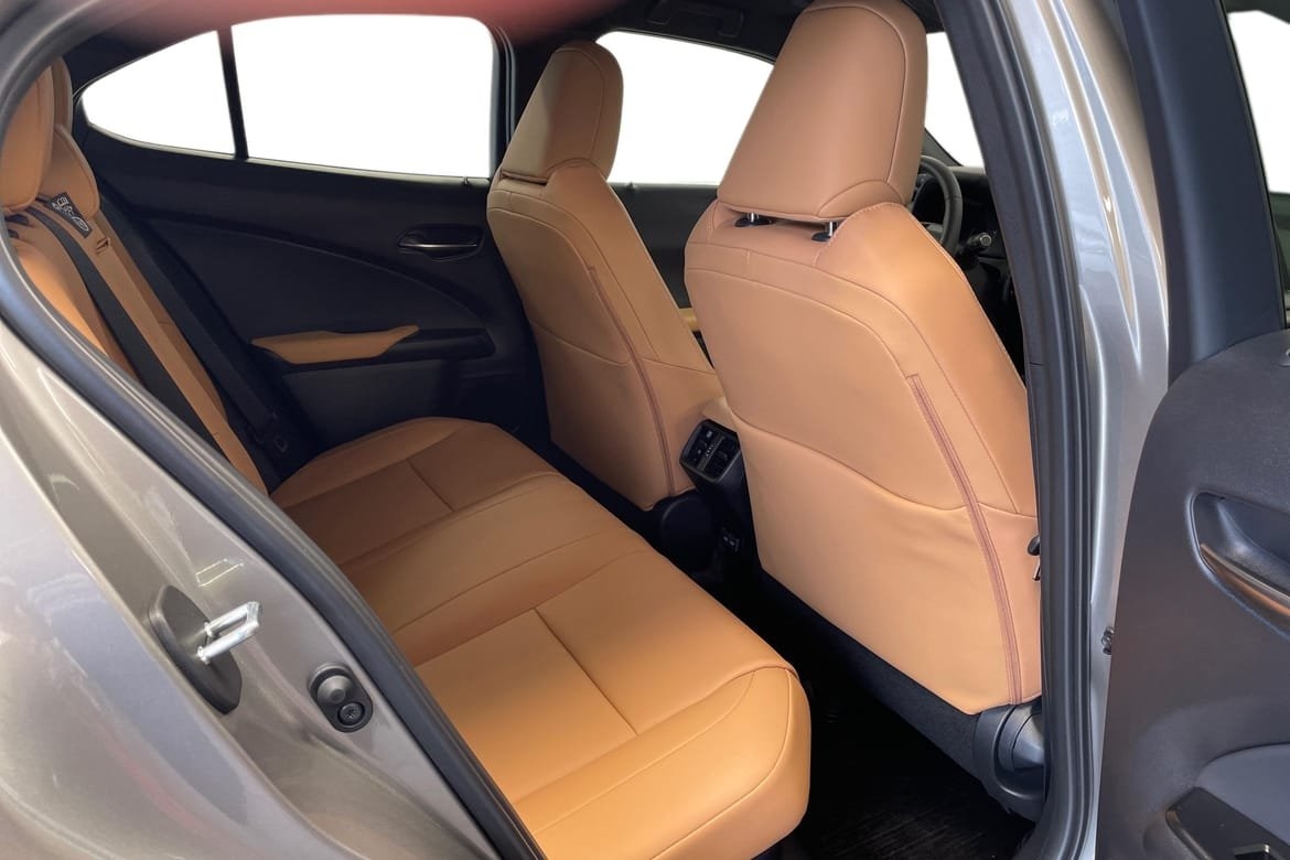 Lexus UX 2026, bild 7/10