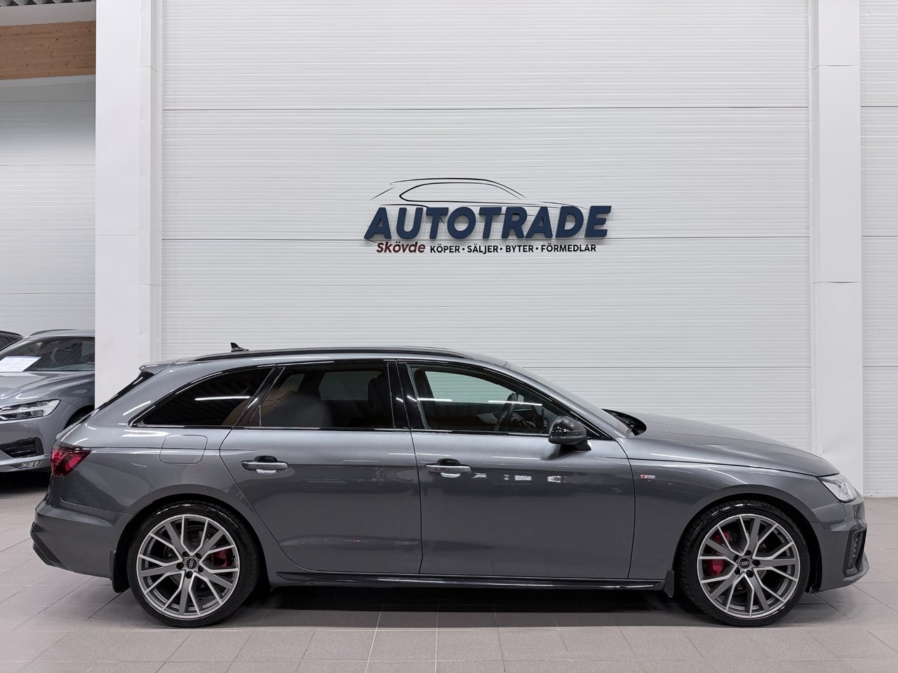 Audi A4 2023, bild 6/10
