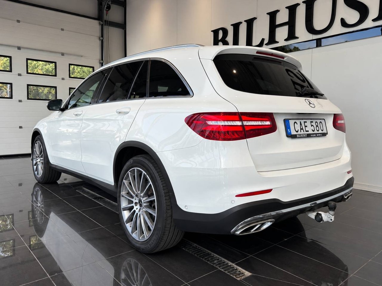Mercedes-Benz GLC 220 d 4MATIC AMG Line 2018, kuva 2/10