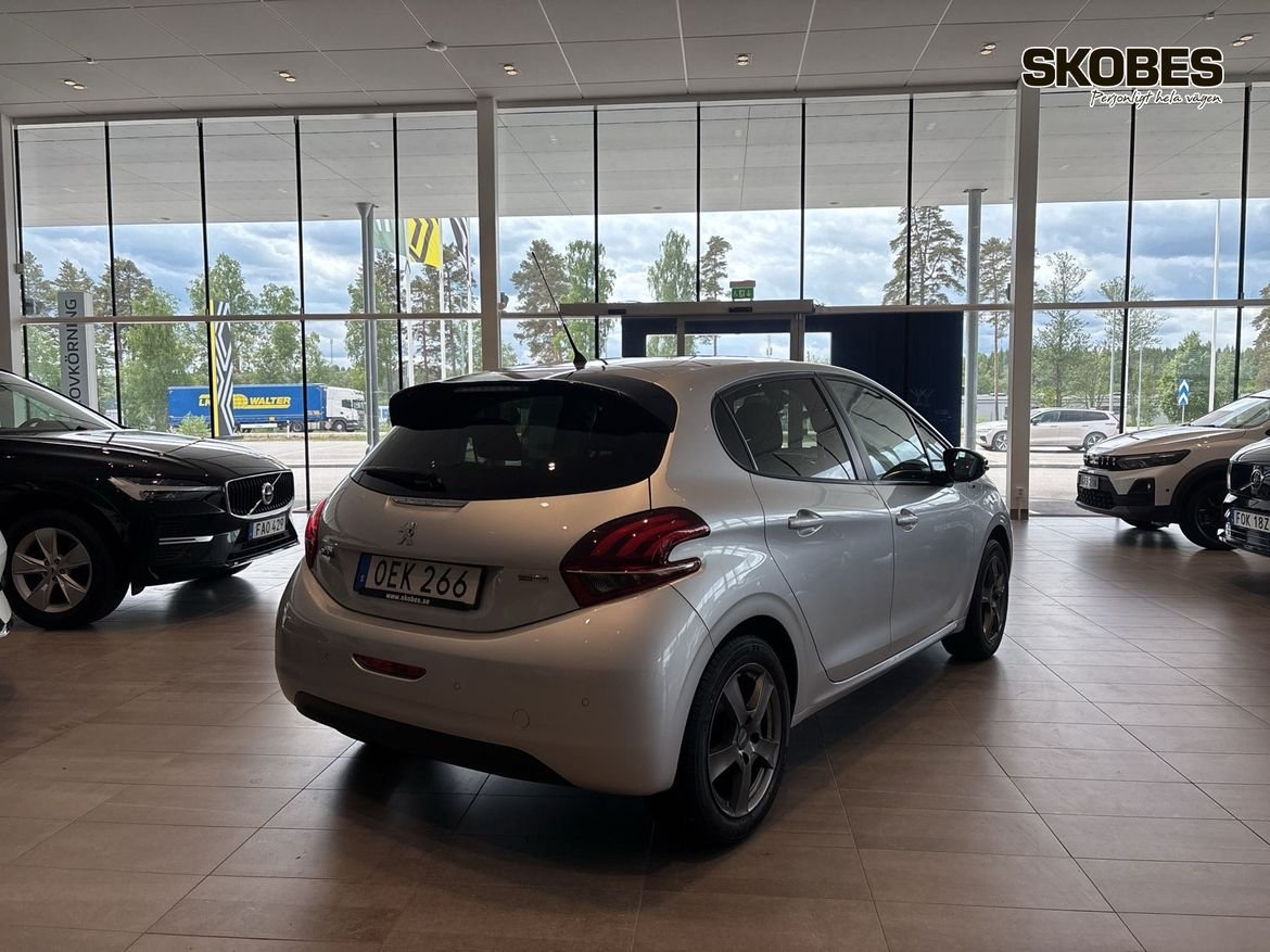 Peugeot 208 1.2 PureTech 82 2016, bild 6/10