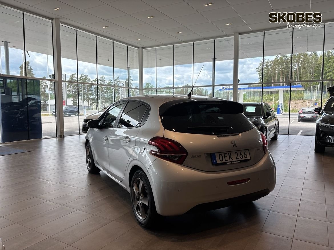 Peugeot 208 1.2 PureTech 82 2016, bild 4/10