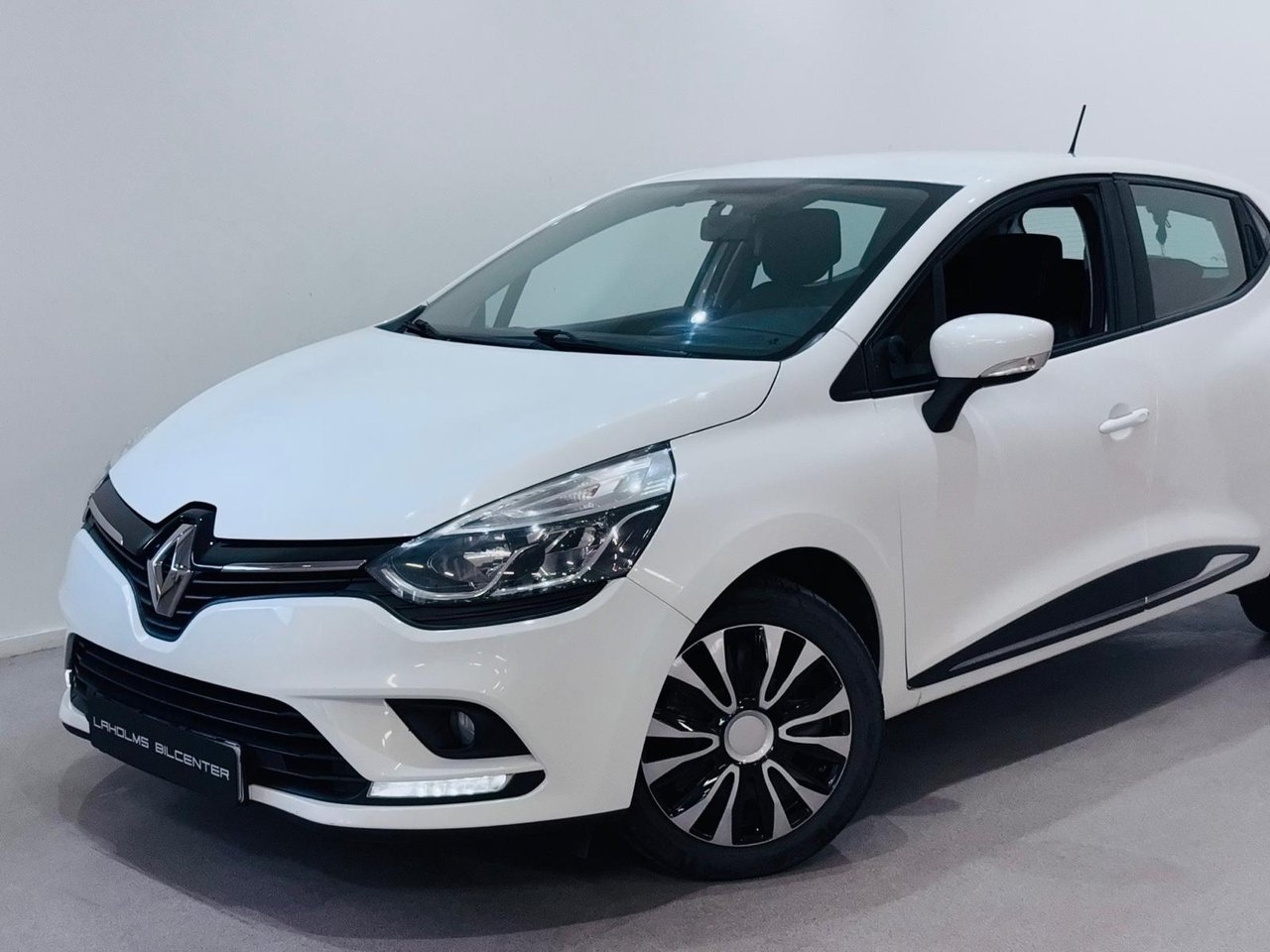 Renault Clio 1.5 dCi Zen 90hk 2017, bild 2/21