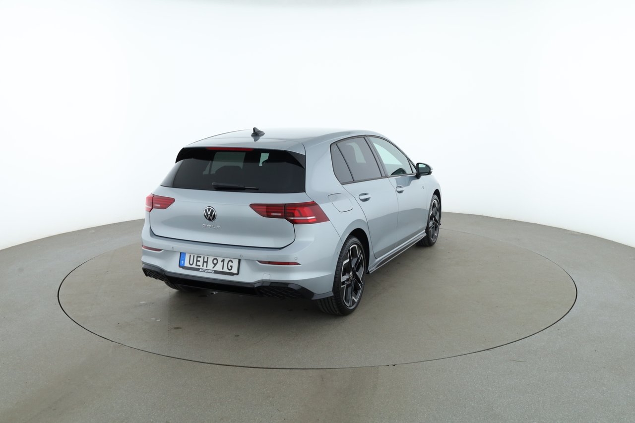 Volkswagen Golf 1.5 TSI R-Line / 360 2026, photo 5/10