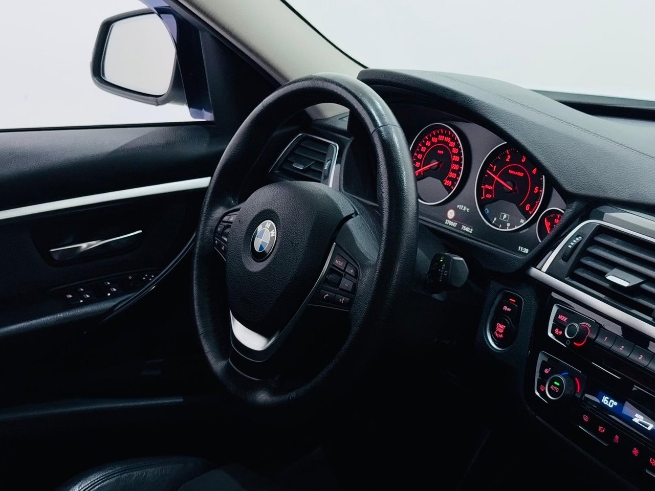 BMW 320 2018, bild 5/21