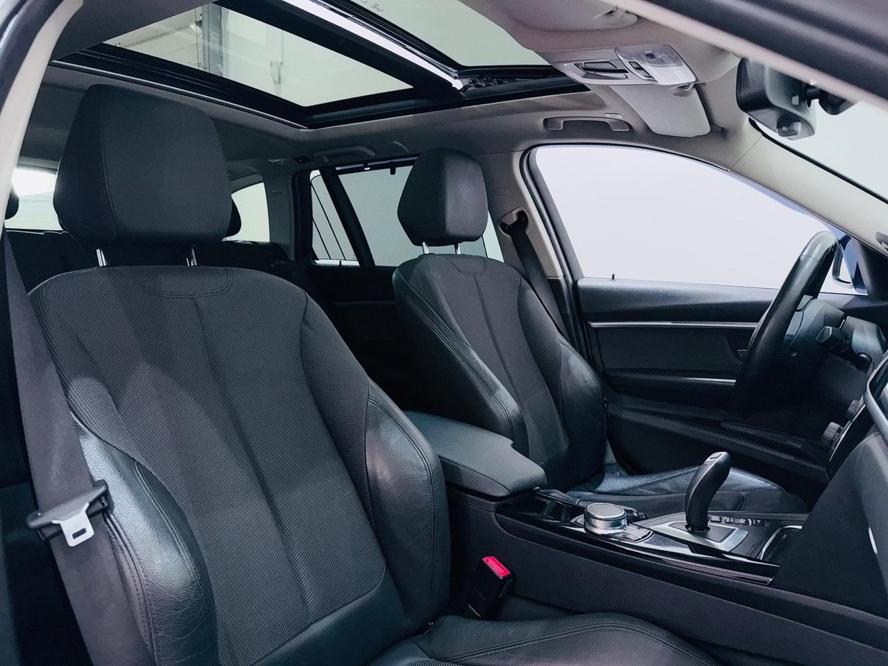 BMW 320 2018, bild 7/21