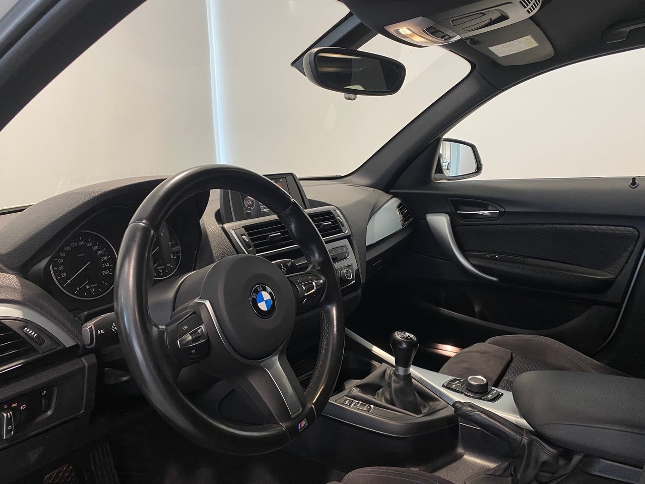BMW 118 2017, bild 5/10