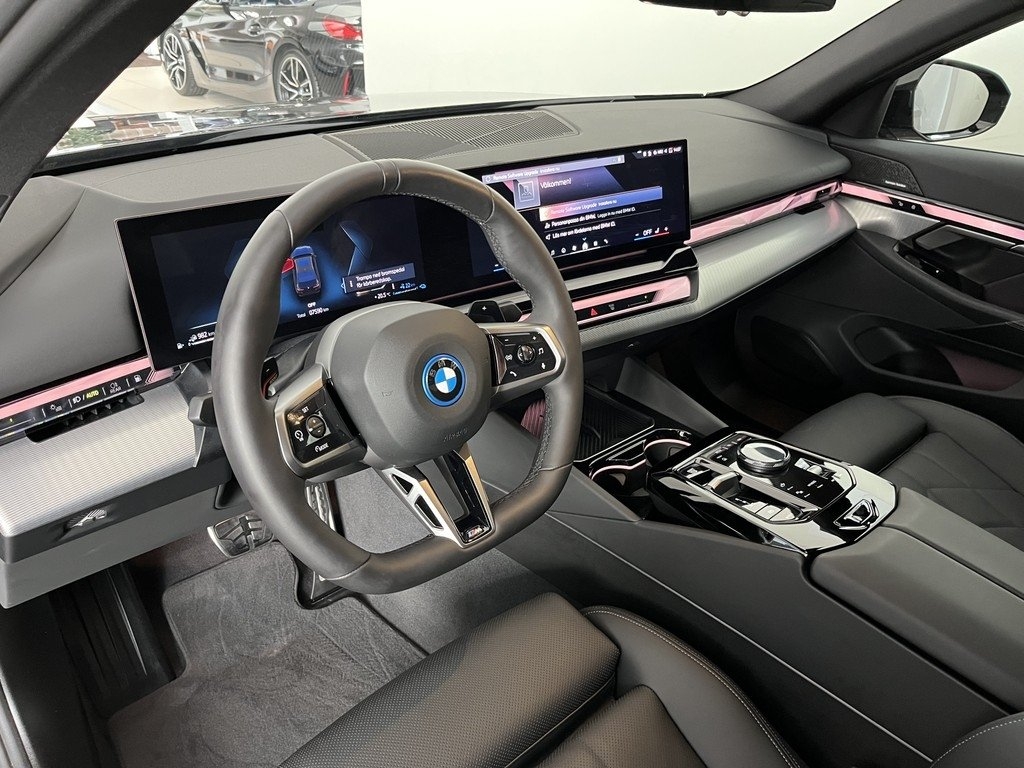 BMW 530 2025, bild 6/10