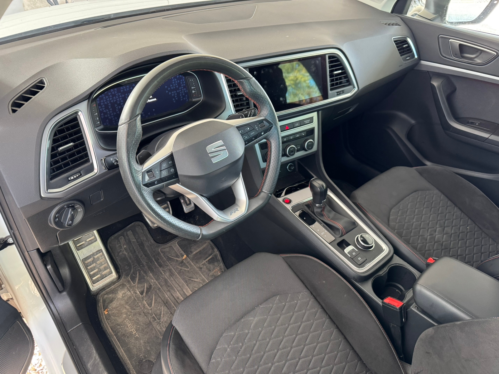 Seat Ateca 1.5 TSI DSG Sekventiell 2022, bild 3/4