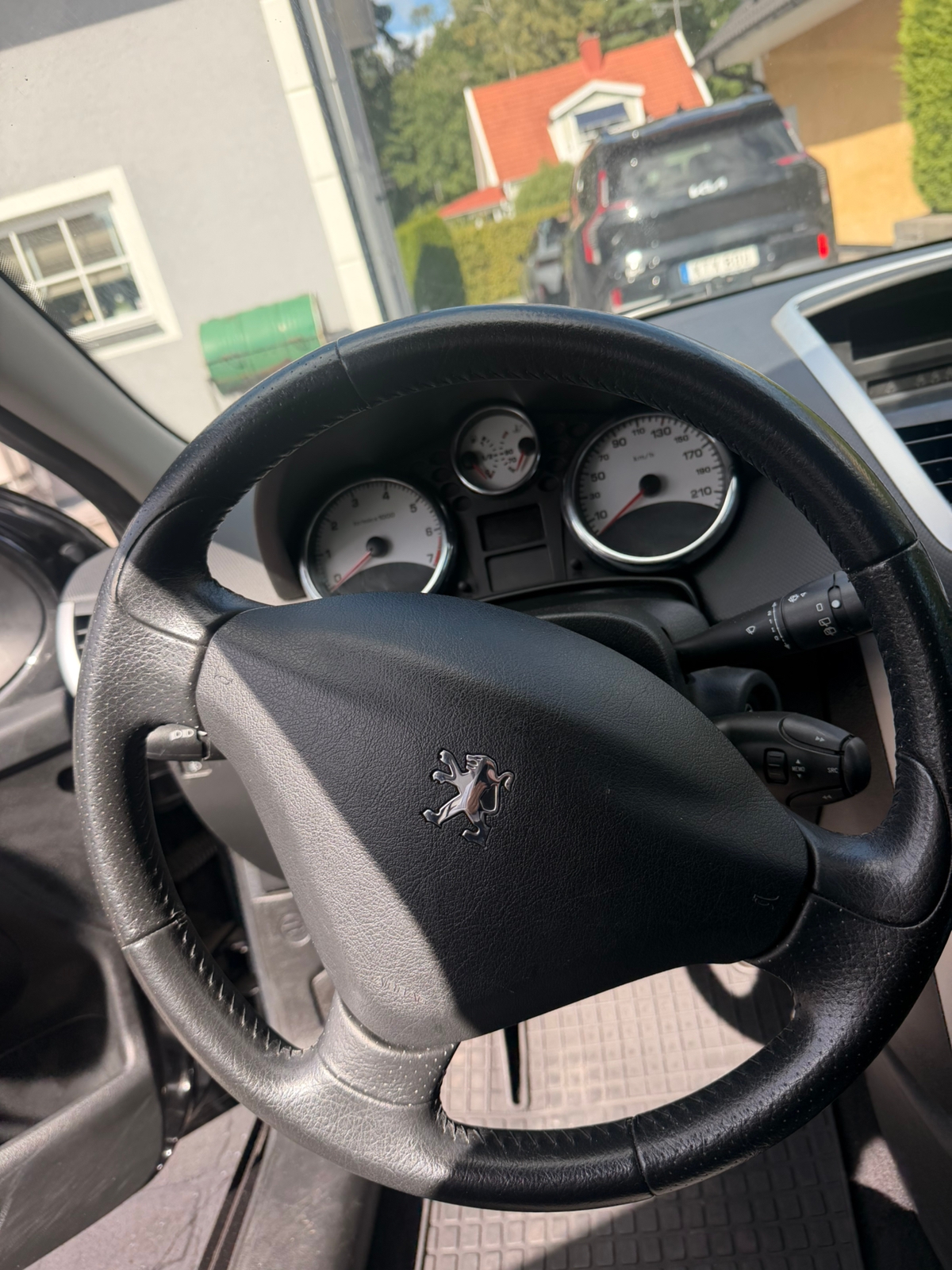 Peugeot 207 5-dörrar 1.4 VTi Manuell 2011, bild 5/6