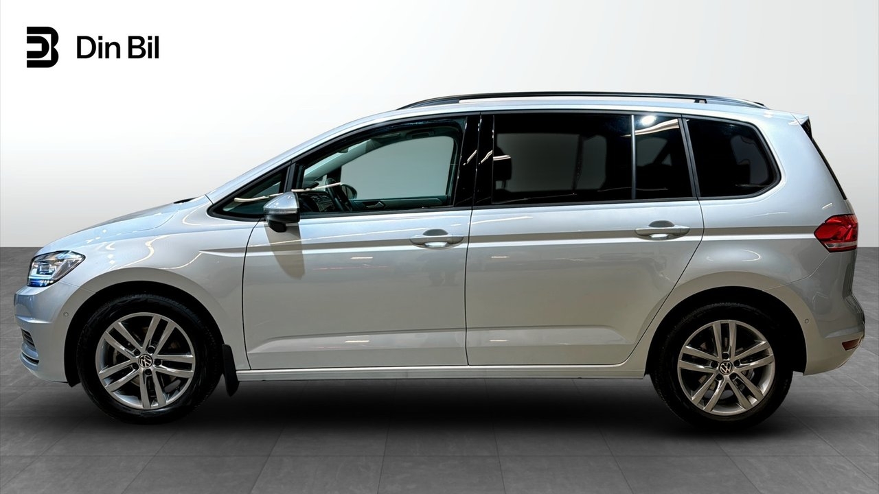 Volkswagen Touran 2025, photo 2/10