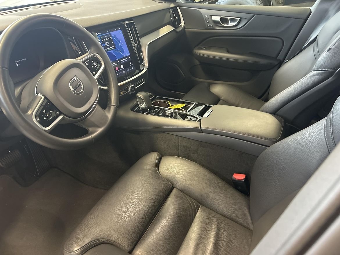 Volvo V60 T6 Plus Dark Edition 2025, bild 3/4