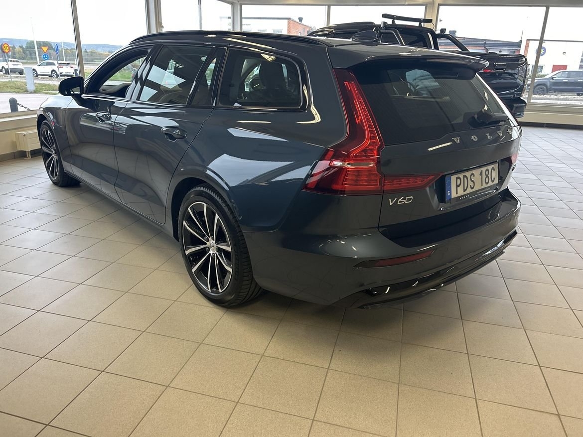 Volvo V60 T6 Plus Dark Edition 2025, bild 2/4