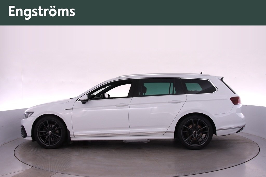 Volkswagen Passat 2023, photo 5/24