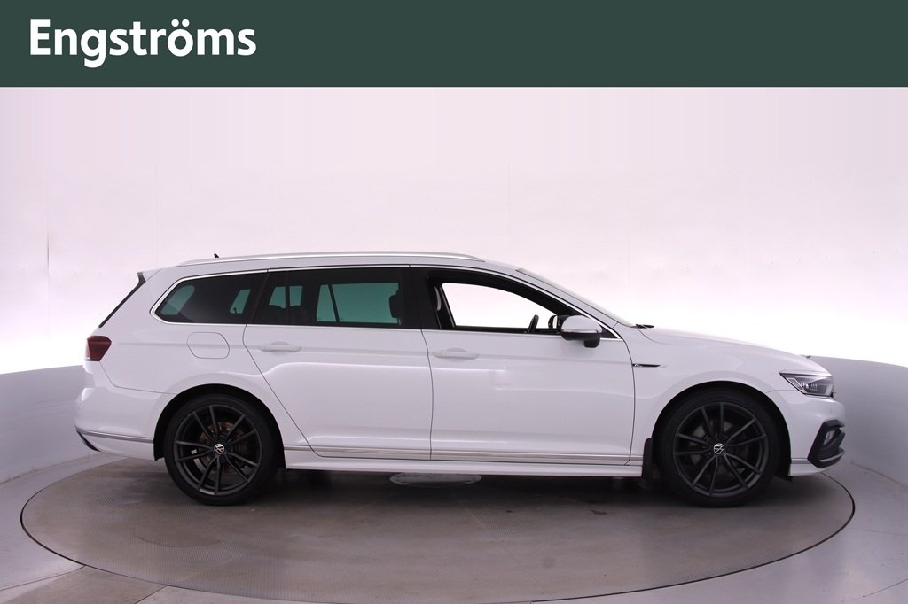Volkswagen Passat 2023, photo 2/24