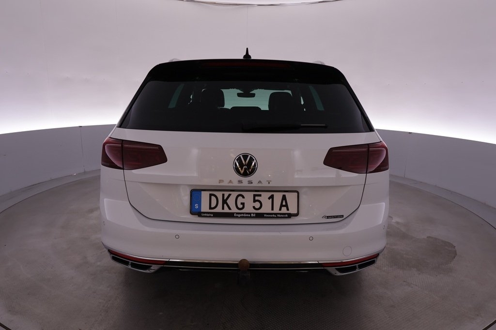 Volkswagen Passat 2023, photo 7/24