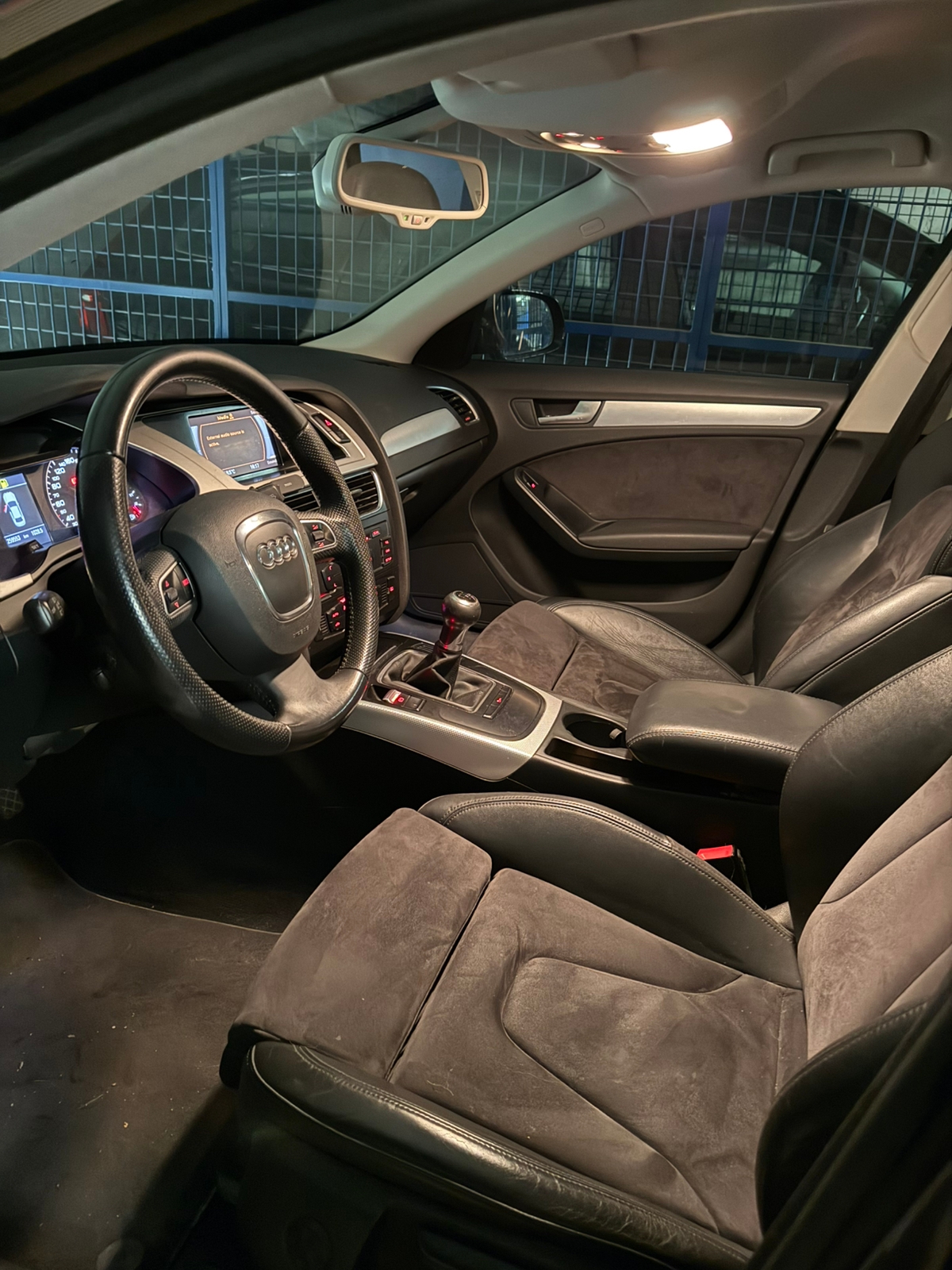 Audi A4 2.0 TDI 2011, bild 6/9