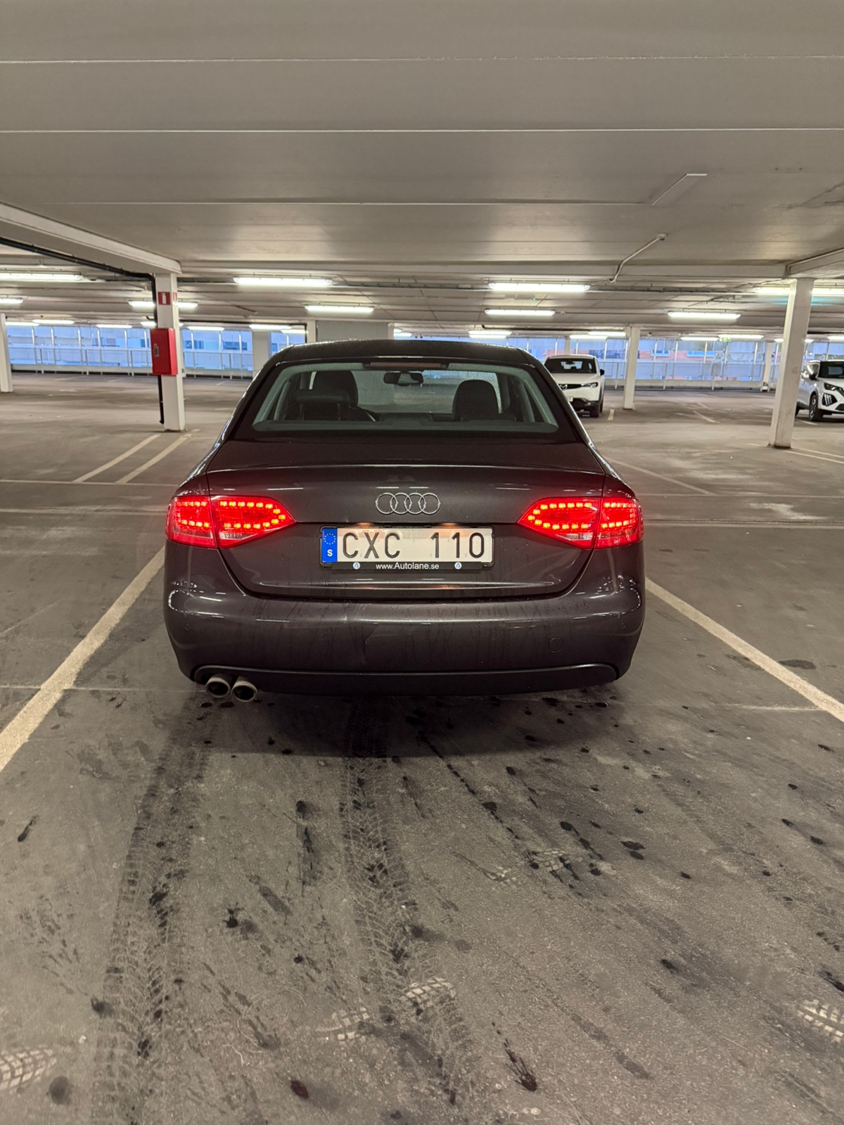 Audi A4 2.0 TDI 2011, bild 5/9