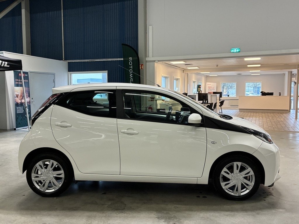 Toyota Aygo 2016, bild 3/10