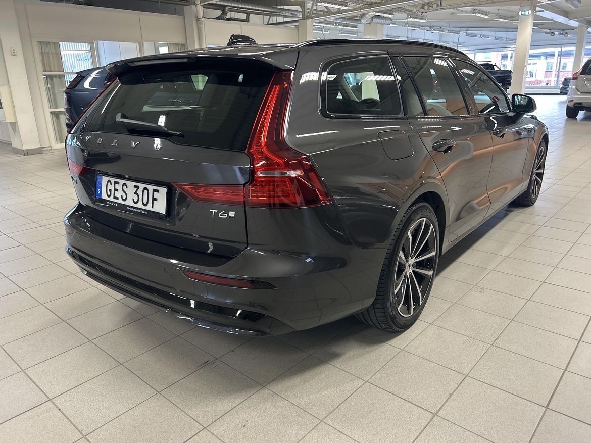Volvo V60 T6 Plus Dark Edition 2025, bild 3/4