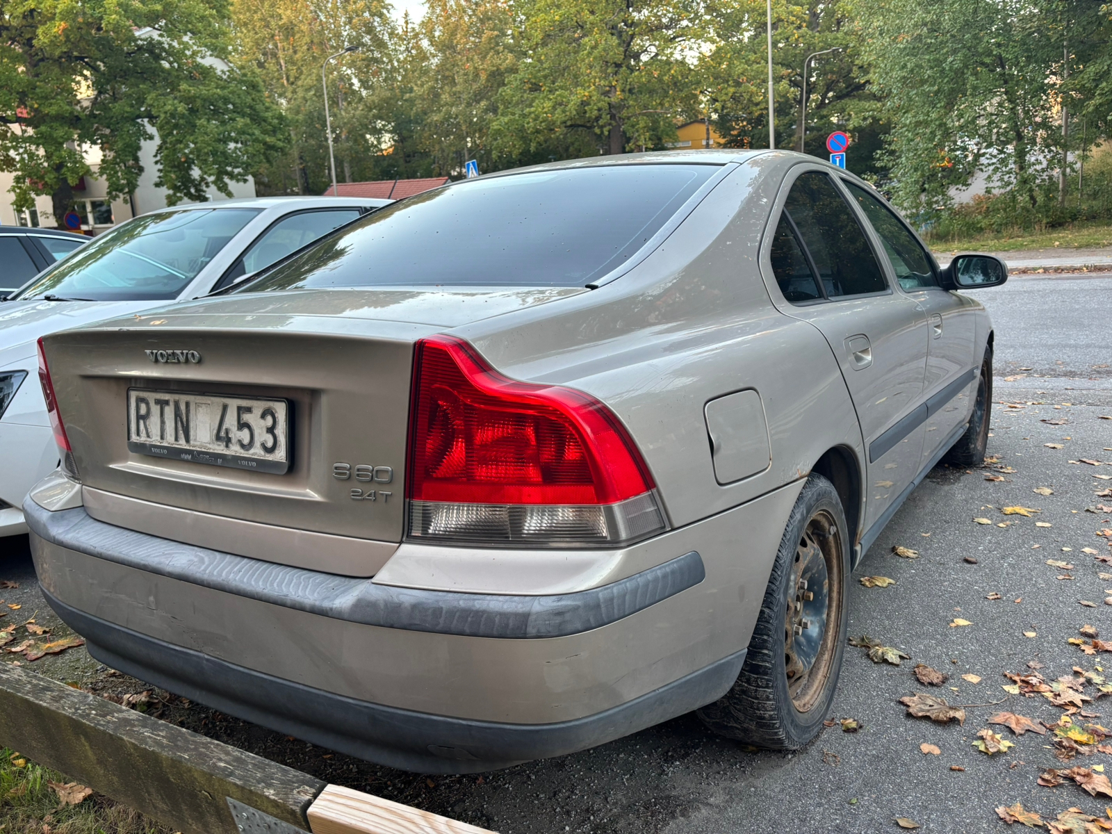 Volvo S60 2.4T Manuell 2003, bild 2/6